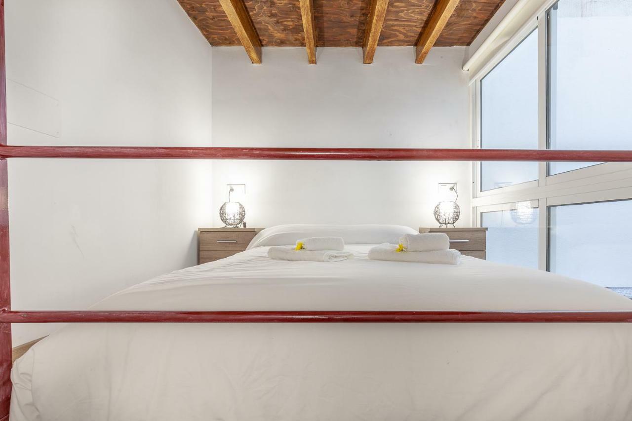 Pasaje De Amores Der - Descanso En Casa Y Vida Cultural Y Monumentos 4 Px Sevilla Kültér fotó