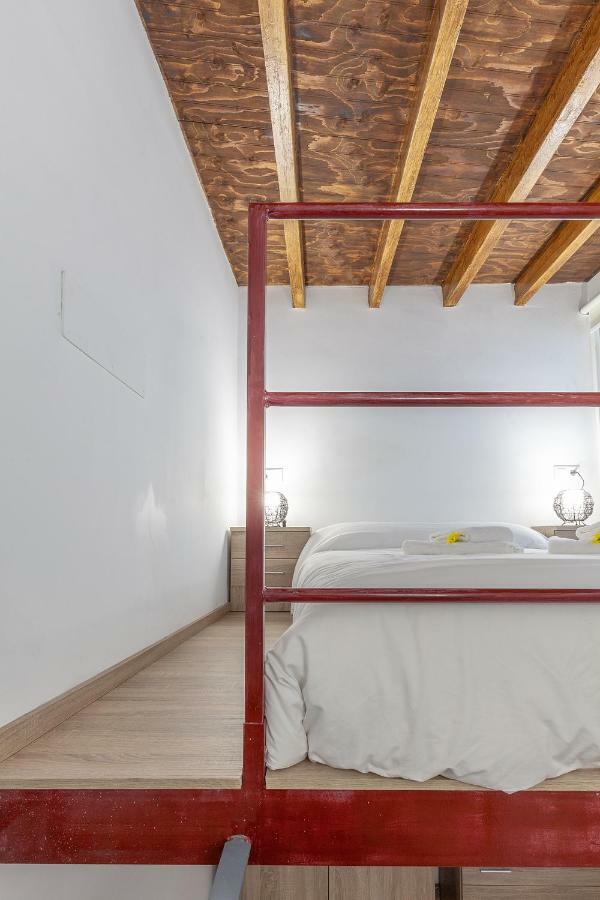 Pasaje De Amores Der - Descanso En Casa Y Vida Cultural Y Monumentos 4 Px Sevilla Kültér fotó