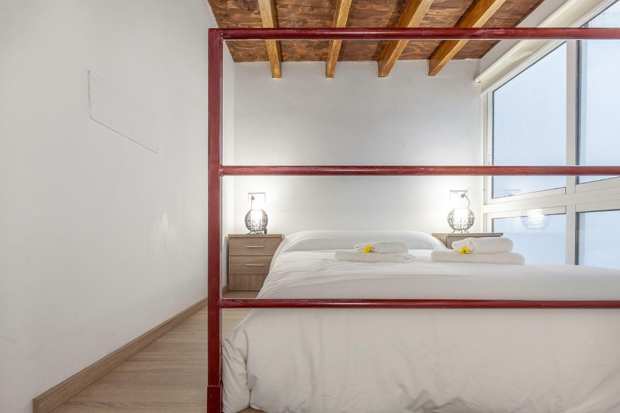 Pasaje De Amores Der - Descanso En Casa Y Vida Cultural Y Monumentos 4 Px Sevilla Kültér fotó